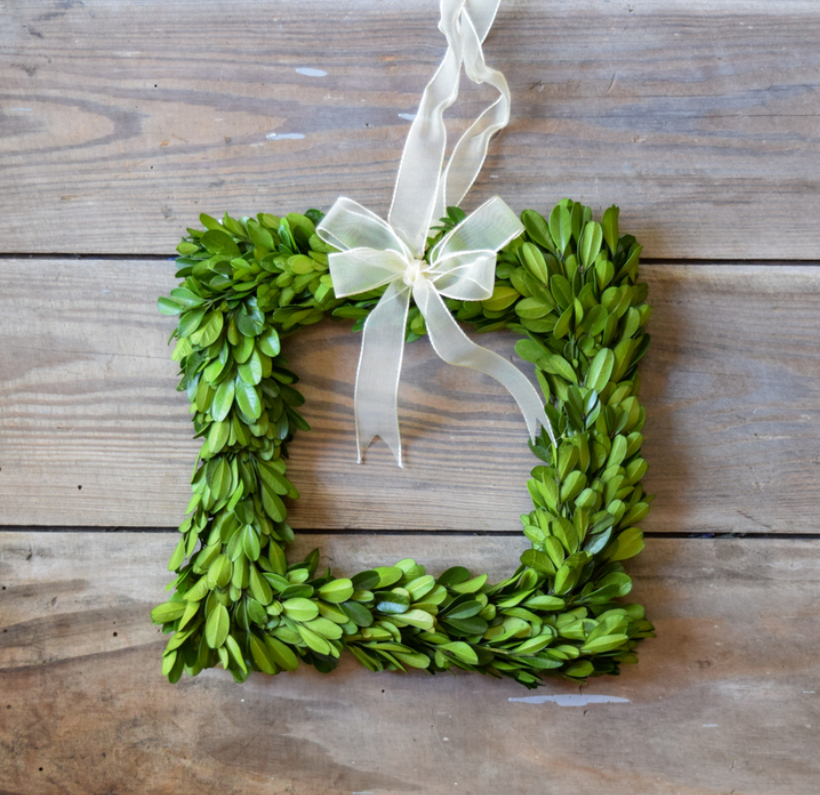 Wreath Square Boxwood 8"